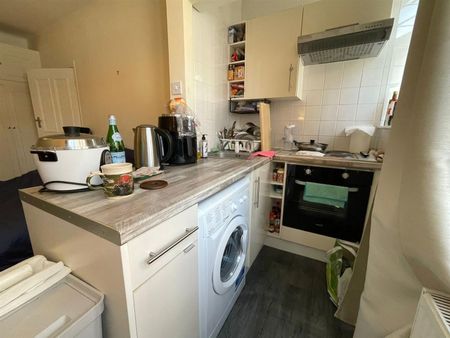 Studio Flat, Melina Court, NW8 - Photo 3