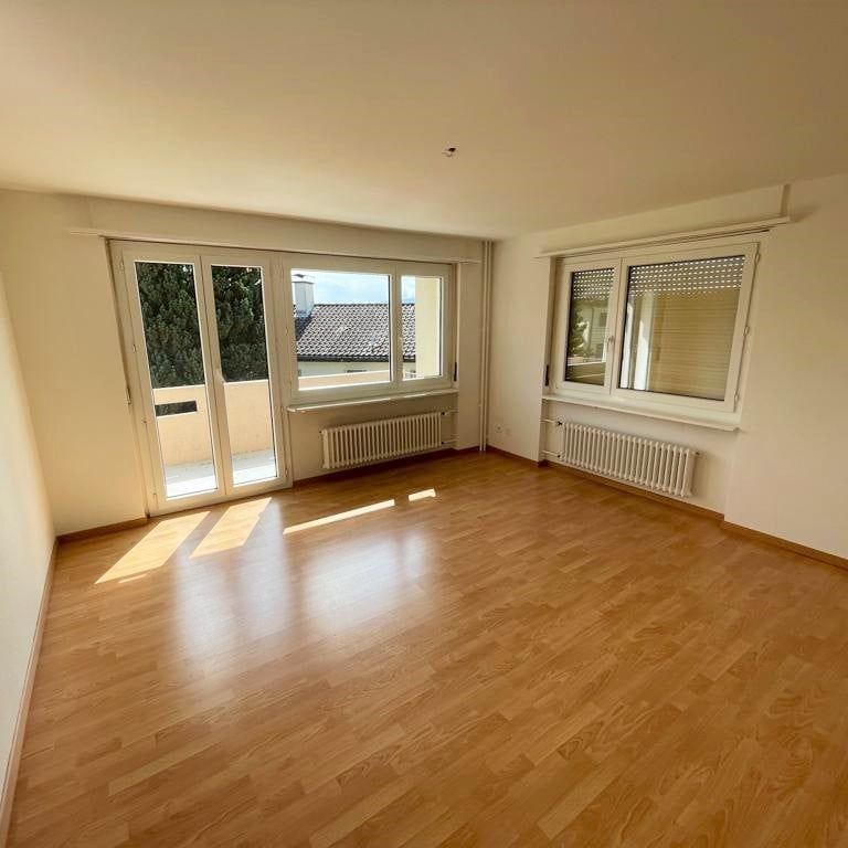 Helle 4-Zimmer-Wohnung mit Balkon und Bergblick in Rebstein - Photo 1