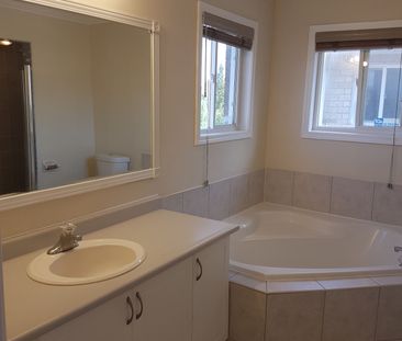 For Lease - 162 Cadillac Crescent, Brampton, Ontario - Photo 6