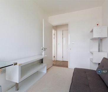 3 bedroom flat to rent - Photo 5