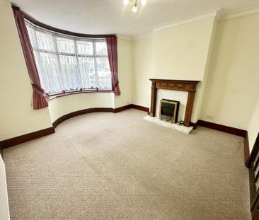 3 bedroom semi-detached house to rent - Photo 2
