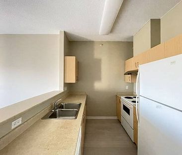 Spacious 1 Bed + Den Condo @Joyce Collingwood Station - Photo 2