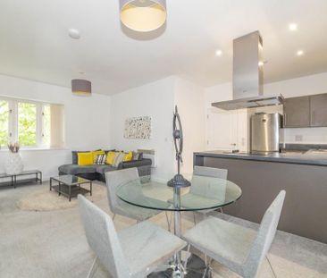 3 bedroom flat to rent - Photo 2