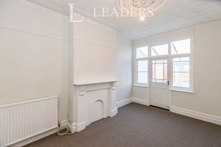 3 bedroom house to rent Laburnum Grove, Portsmouth, PO2 - Photo 2