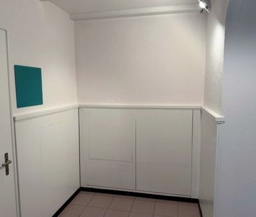 Frisch renovierte 4½-Zimmer-Wohnung mit Garten und Wintergarten hoh... - Photo 4
