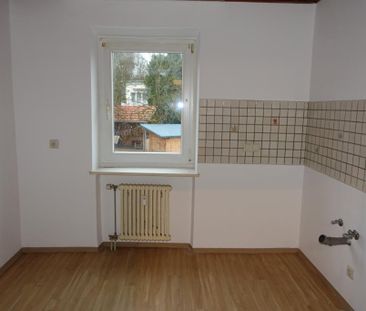 Buchbach: geräumige zentral gelegene 3-Zimmer-Wohnung, 1. OG, ohne ... - Foto 5