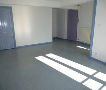 Location Appartement 2 pièces 41m² LABEGUDE 07200 - Photo 4
