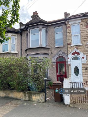 4 bedroom terraced house to rent - Photo 5