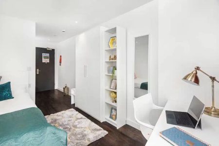 Silver Studio Penthouse Premium View - Photo 5