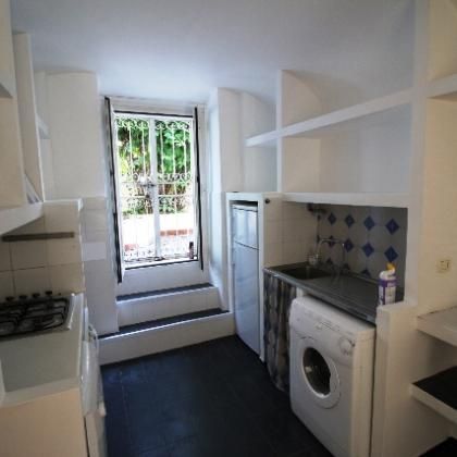 VILLA - PARIOLI: 180mq. 3-level house. Living, dining, 3 bedrooms, 4 baths, spacious kitchen, fireplace, parquet floors, balconies, roof terrace, private garden. Ref. 275 - Foto 2