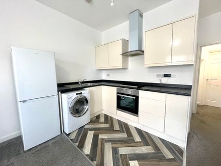 Queens Road, Aldershot, Hampshire, GU11 - Photo 4