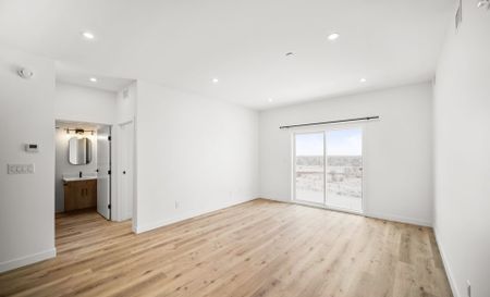 Cosmo: Wood – 1800 Leila, Winnipeg, MB - Photo 4