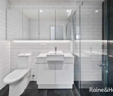 Top-Floor Luxury Unit with Ducted Air Conditioning - Photo 5