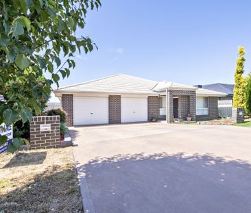 Modern Three Bedroom Duplex Close to Delroy shops - Photo 3