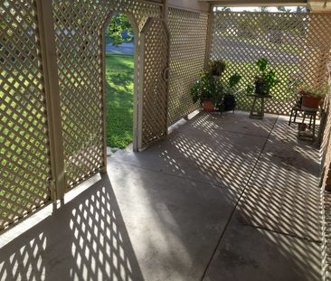 Lowset 3 Bed with Powered Work Shed - Photo 4