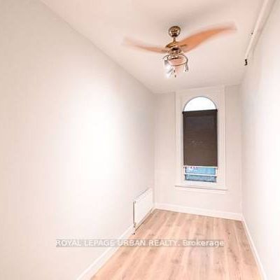 Very spacious modern feel heart of spadina! - Photo 1