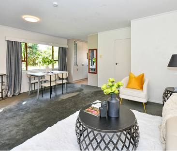 MIDDLEMORE-'Ready to move in' - Photo 2