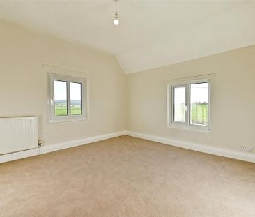2 bedroom semi-detached house to rent - Photo 3