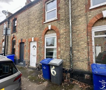 3 bedroom terraced house to rent - Photo 5