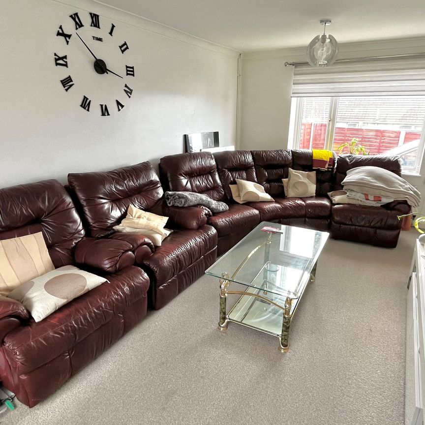 Springfield Crescent, Chesterfield, Bolsover - Photo 1