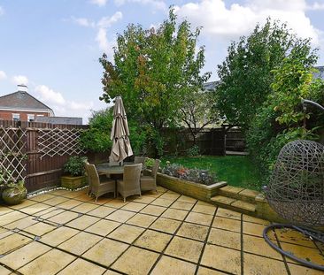 Swordsman Road, Deepcut - 5 bedrooms Property for lettings - Seymours - Photo 3