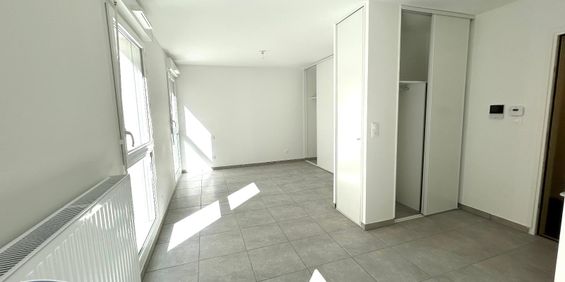 Location Appartement 1 pièce 29m² ST ETIENNE 42000 - Photo 3