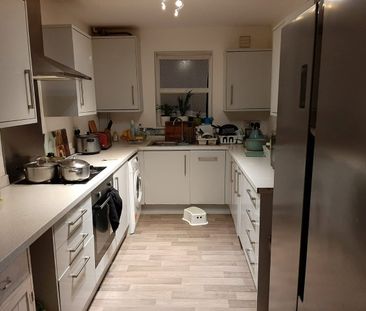 3 Bed Terraced House, College Street, SO14 - Photo 3