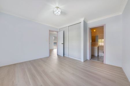 Modern 3-Bedroom + Study Townhouse in Prime North Parramatta Location - Photo 4