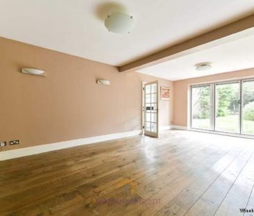 3 bedroom property to rent in Epsom - Photo 1