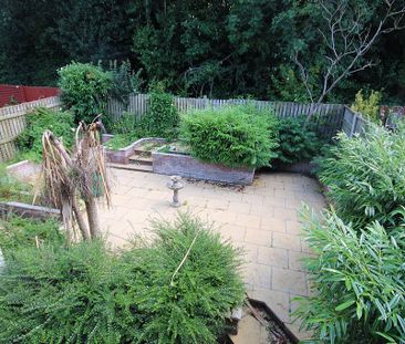 4 bedroom detached house to rent - Photo 2