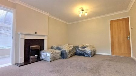 4 bedroom detached house to rent - Photo 3