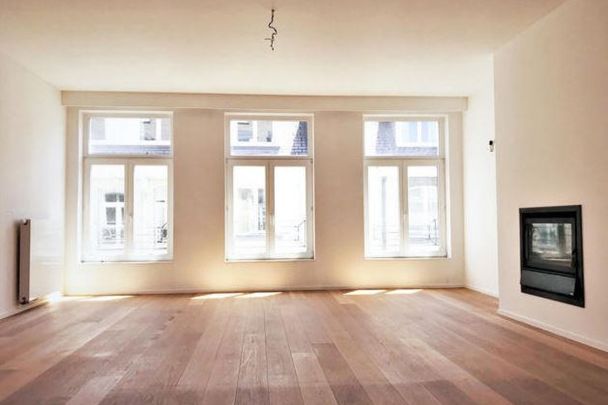 Appartement (+-123m²) de standing avec 2 chbr / Louise. - Photo 1