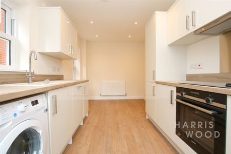 Sapphire Crescent, Colchester - Photo 3