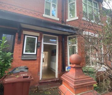 4 bedroom semi-detached house to rent - Photo 3