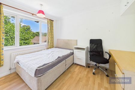 4 bedroom House To Let - Photo 4