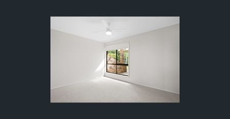 Spacious 4 Bedroom Home with Park Views - Photo 3