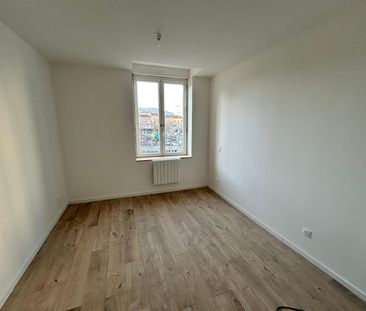 Location Appartement 2 pièces 51m² ST CHAMOND 42400 - Photo 3