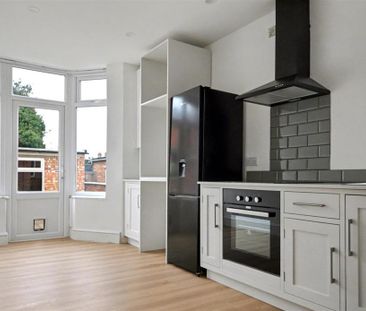 3 bedroom terraced house to rent - Photo 6