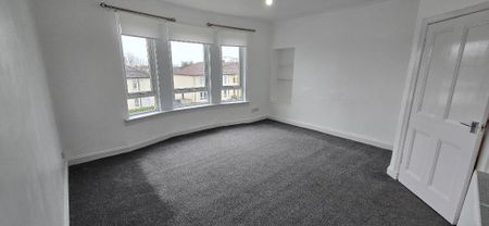 3 bedroom flat to rent - Photo 2