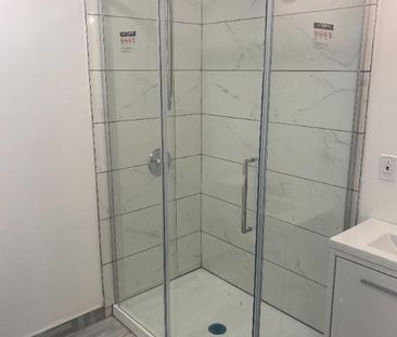 Luxueux 3 ½ Neuf à Louer – Anjou – Avec Stationnement Privé - Photo 4