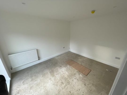 2 Bed Flat, Coventry, CV4 - Photo 1