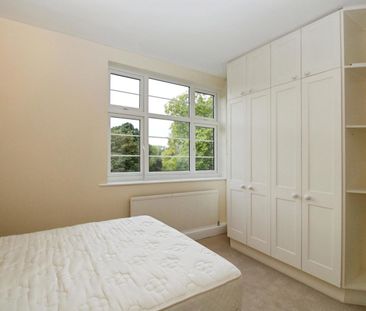 Spencer Park, London, SW18 2SX - Photo 3
