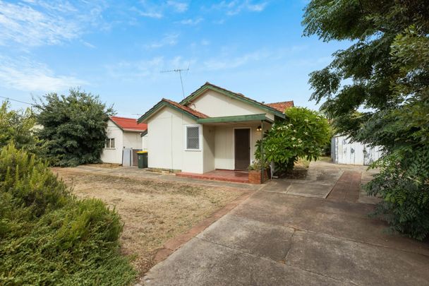 2 Napier Street, Renown Park - Photo 1