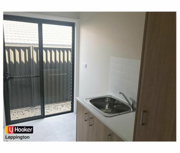 THE PERFECT ENTERTAINER - Photo 4