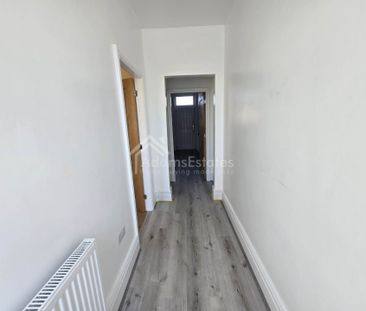 Price £950 pcm - Available Now - Unfurnished - Photo 1