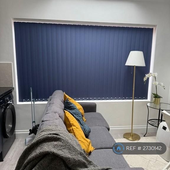 1 bedroom in a flat share to rent - Photo 1