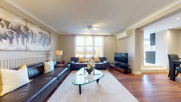 3 bedroom flat to rent - Photo 1