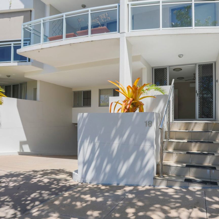 Spacious 2-Bedroom Ground Floor Apartment in the Heart of North Ward - Photo 1