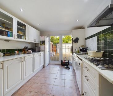 3 bedroom terraced house to rent - Photo 2
