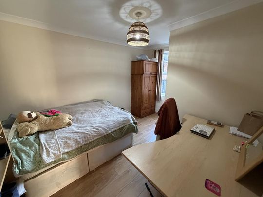 3 bedroom ground floor flat to rent - Photo 1